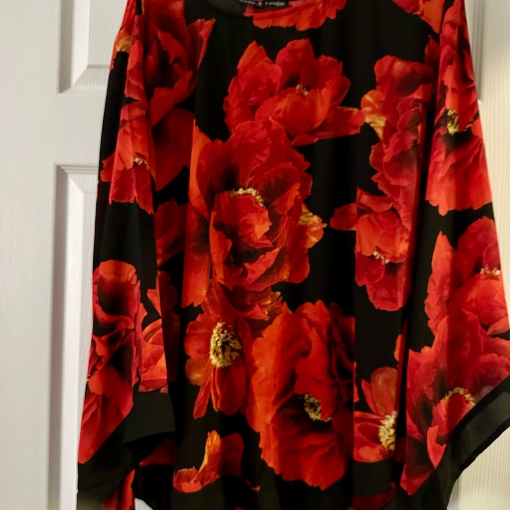 Red Floral Blouse NWT - 3X